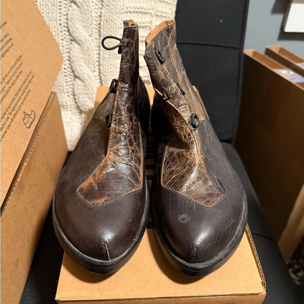New in box Cydwoq Measure boots size 38 sz 8 US